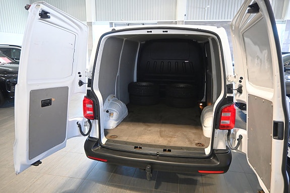 Volkswagen Transporter 12 of 19