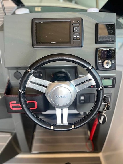 Sting 610 Dc | Evinrude G2 150 hk | 2017/120h | Båtvagn 6 of 10