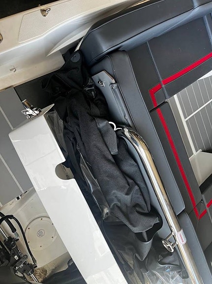 Sting 610 Dc | Evinrude G2 150 hk | 2017/120h | Båtvagn 9 of 10