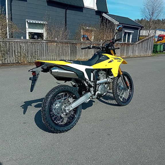 Suzuki DR-Z 4S 4 of 7