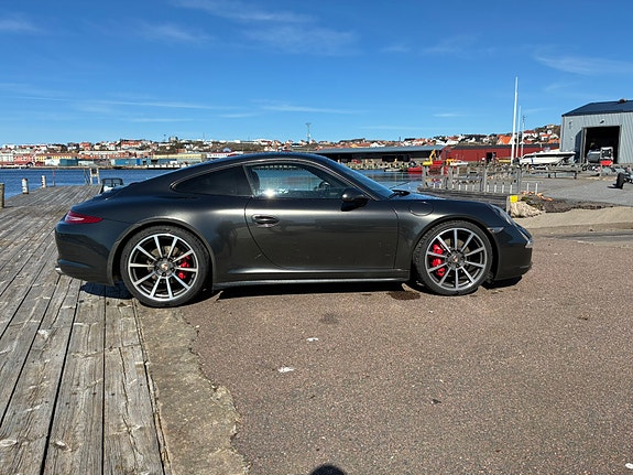 Porsche 911 Carrera 4S 5 of 5