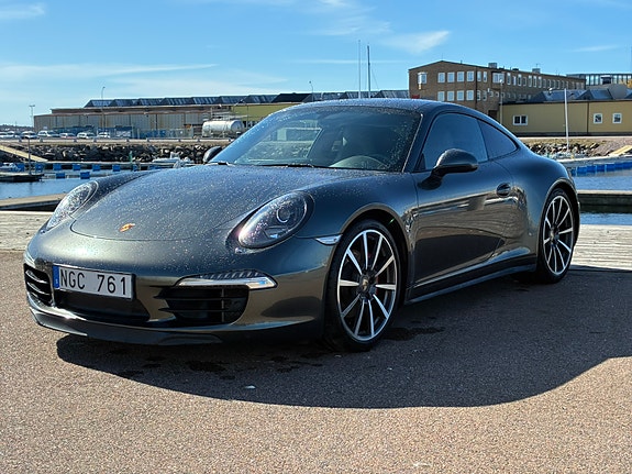 Porsche 911 Carrera 4S 2 of 5