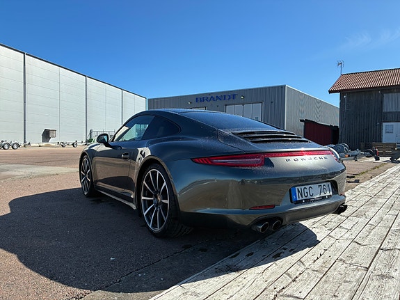 Porsche 911 Carrera 4S 4 of 5