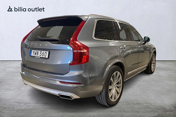 Volvo XC90 8 of 26