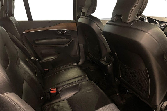 Volvo XC90 21 of 26