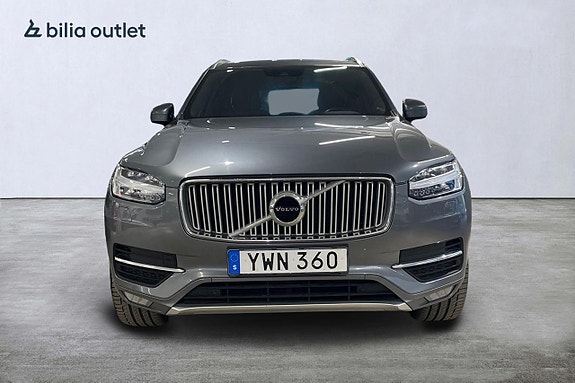Volvo XC90 3 of 26