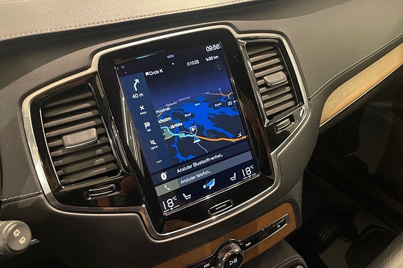 Volvo XC90 14 of 26