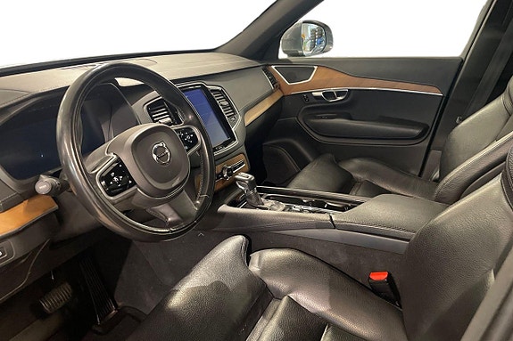 Volvo XC90 9 of 26