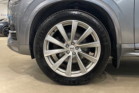Volvo XC90 5 of 26