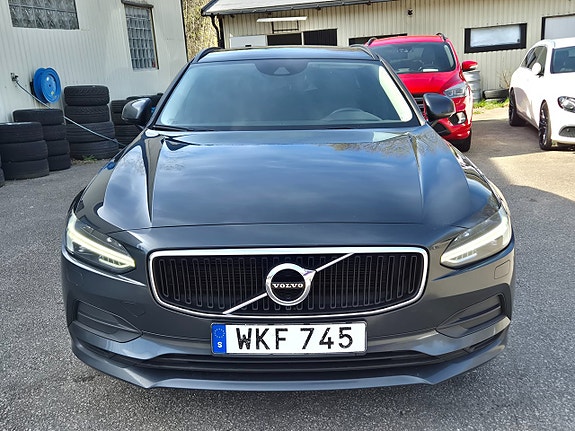 Volvo V90 2 of 5