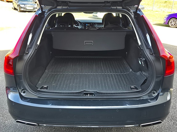 Volvo V90 24 of 27