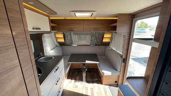 Weinsberg CaraOne 550uk 2 of 5