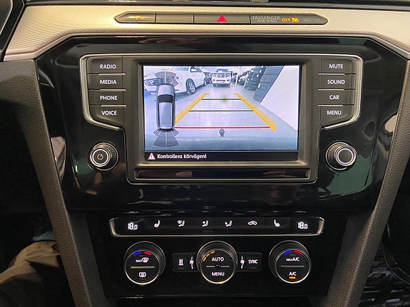 Volkswagen Passat Alltrack 6 of 8