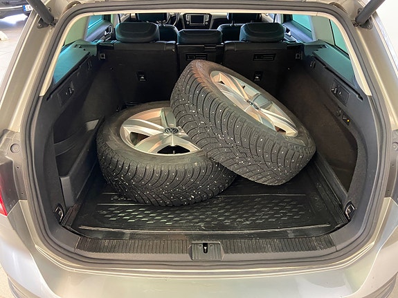 Volkswagen Passat Alltrack 7 of 8