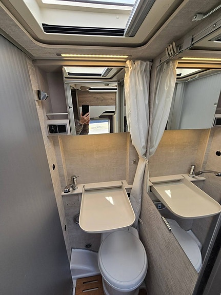 Hymer Exsis-t 374 15 of 16