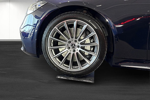 Mercedes-Benz S580 5 of 11