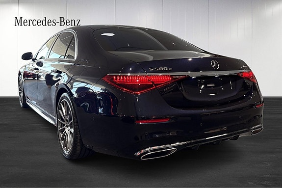 Mercedes-Benz S580 3 of 11