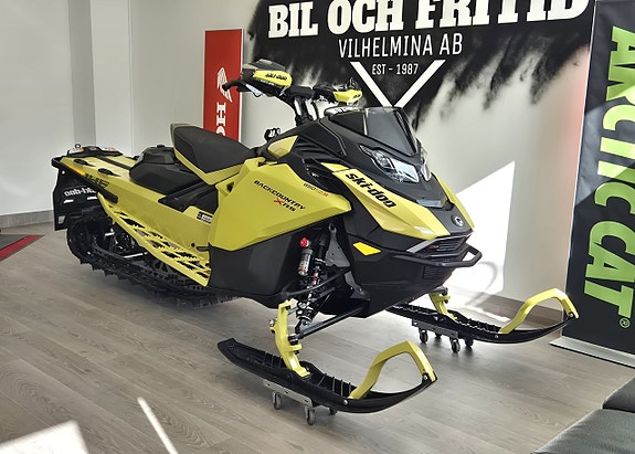 Ski-Doo Backcountry XRS 850 TurboR 3 of 6
