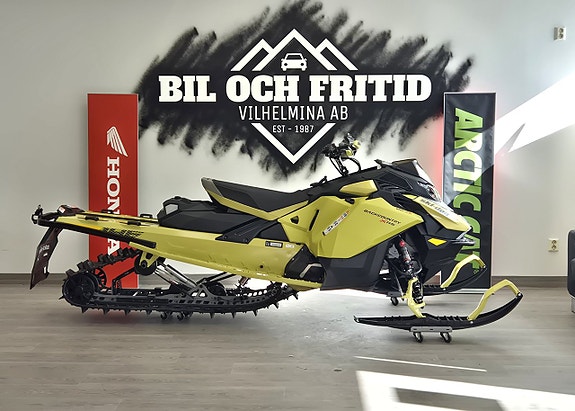 Ski-Doo Backcountry XRS 850 TurboR 2 of 6