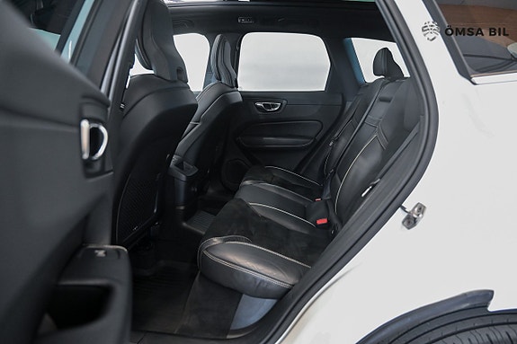 Volvo XC60 8 of 27