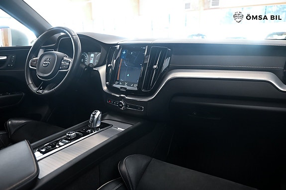 Volvo XC60 14 of 27