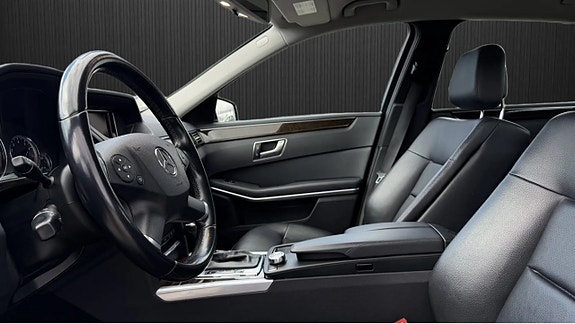 Mercedes-Benz E200 6 of 11