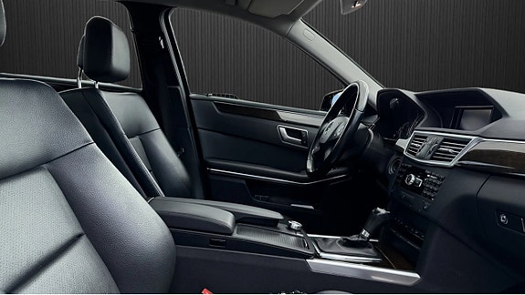 Mercedes-Benz E200 10 of 11