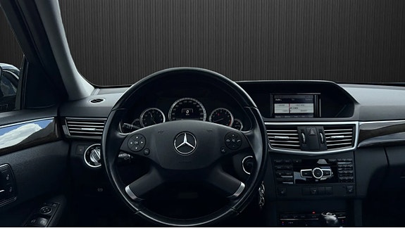 Mercedes-Benz E200 8 of 11