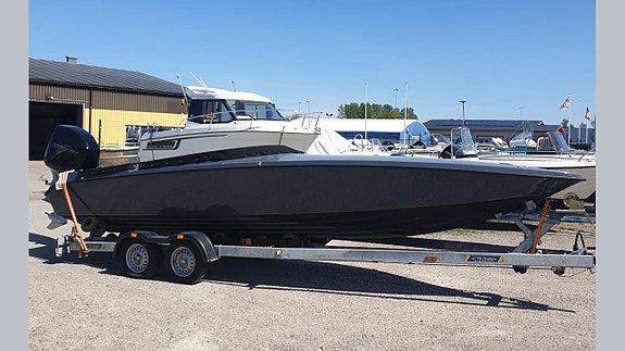 Challenger 24 Mercury 225 Optimax