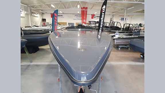Challenger 24 Mercury 225 Optimax 4 of 11