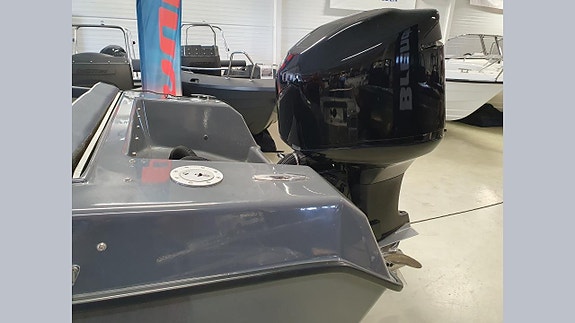 Challenger 24 Mercury 225 Optimax 7 of 11
