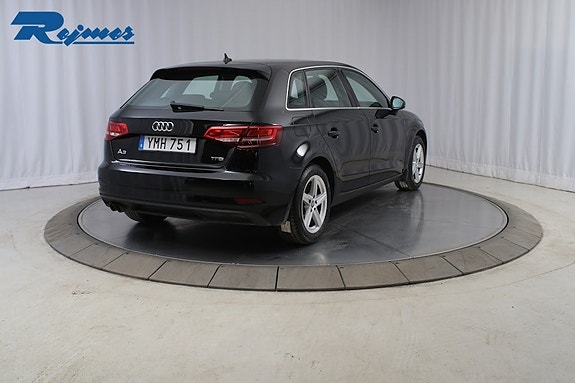 Audi A3 4 of 5