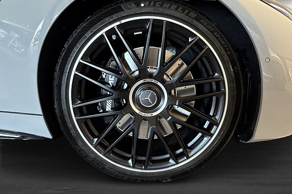 Mercedes-Benz SL63 5 of 5