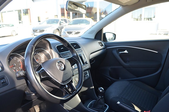 Volkswagen Polo 16 of 19