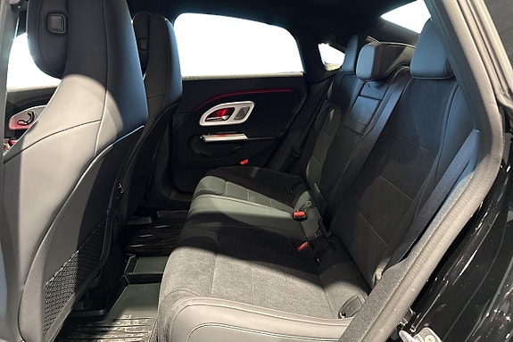 Mercedes-Benz CLA350 10 of 11