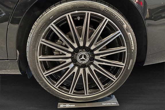 Mercedes-Benz CLA350 5 of 5