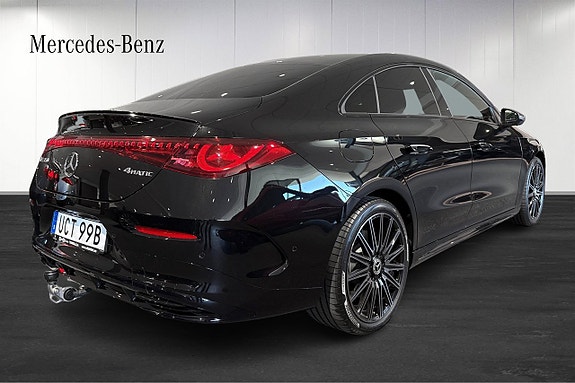 Mercedes-Benz CLA350 4 of 5
