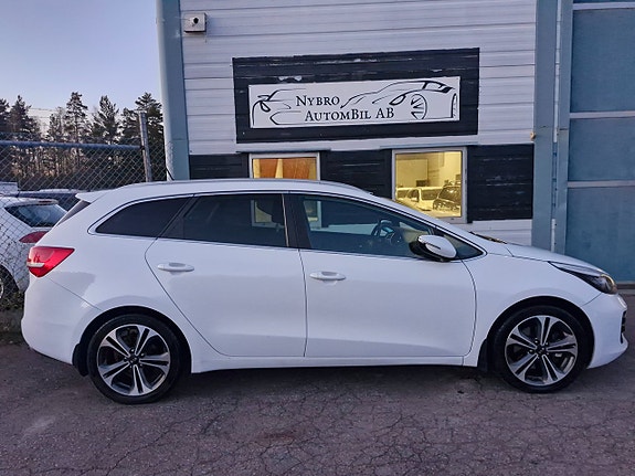 Kia Ceed 2 of 5