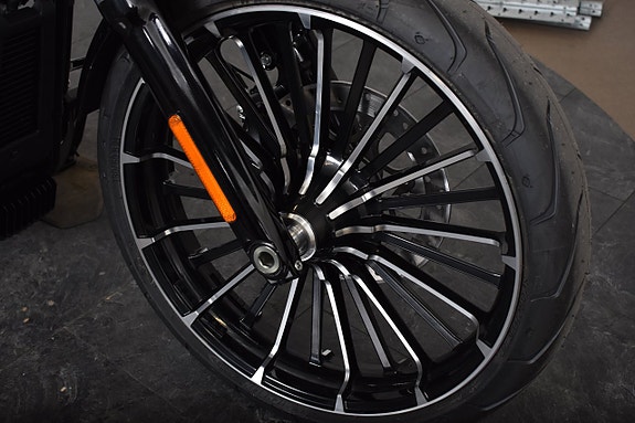 Harley-Davidson Breakout SPARA 25 200:- / OMG LEVERANS 10 of 16