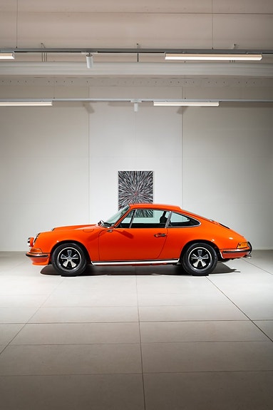 Porsche 911 S 2 of 5