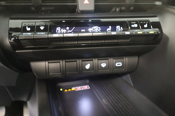 Toyota C-HR 8 of 15