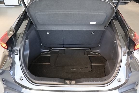 Toyota C-HR 13 of 15
