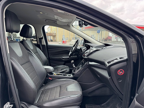 Ford Kuga 12 of 19