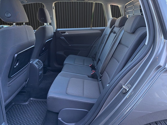 Volkswagen Golf Sportsvan 14 of 21