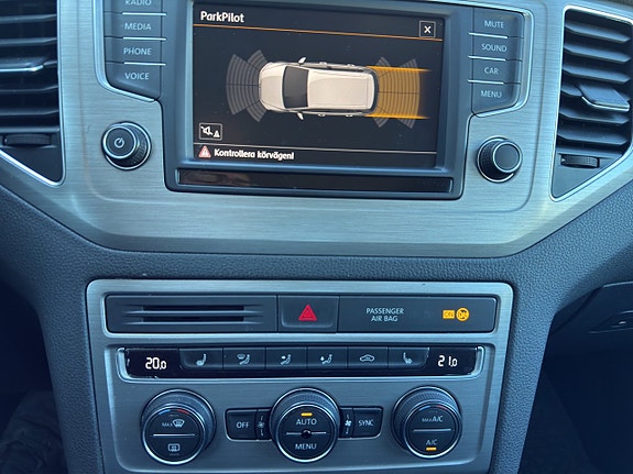 Volkswagen Golf Sportsvan 18 of 21