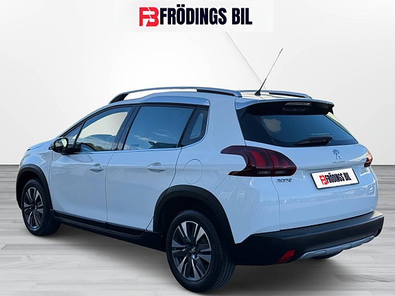 Peugeot 2008 2 of 5