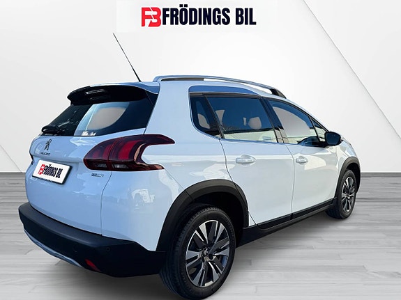 Peugeot 2008 4 of 5