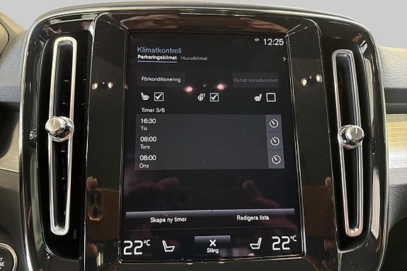 Volvo XC40 16 of 17