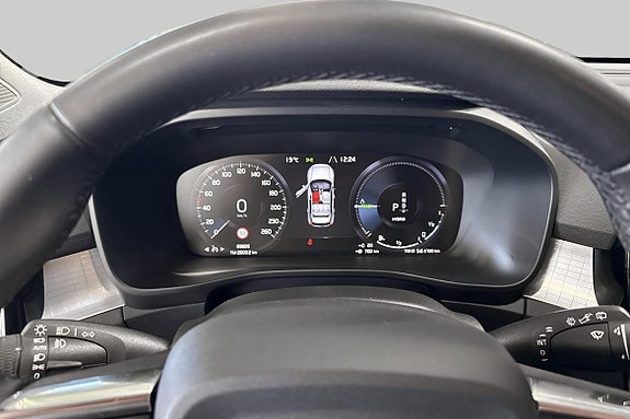 Volvo XC40 12 of 17