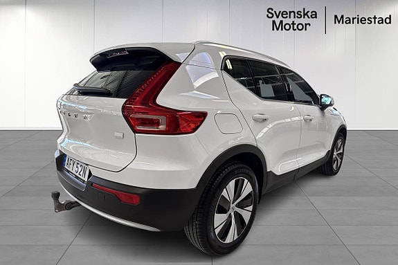 Volvo XC40 4 of 5